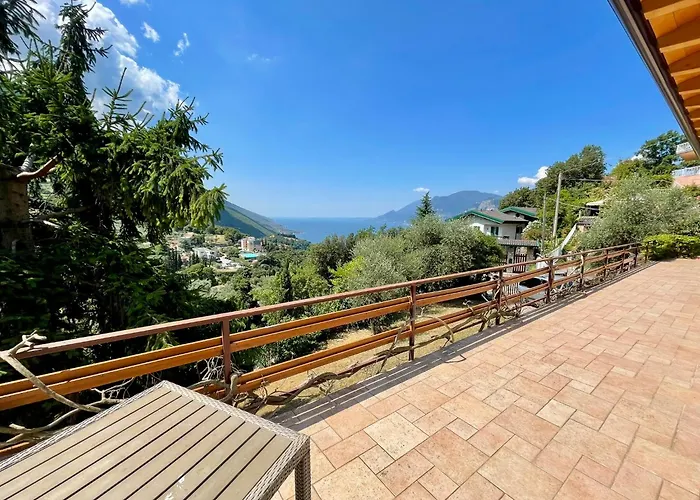 בית נופש View Casa Chiara מאלצ'סינה